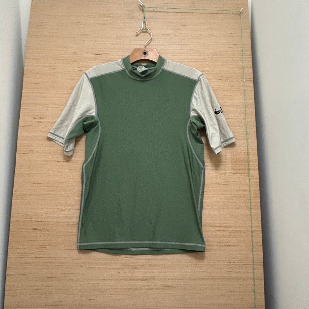 NRS Mens Short Sleeve Rash Guard Green Grey Mock Neck Swim Shirt Size M USA Made